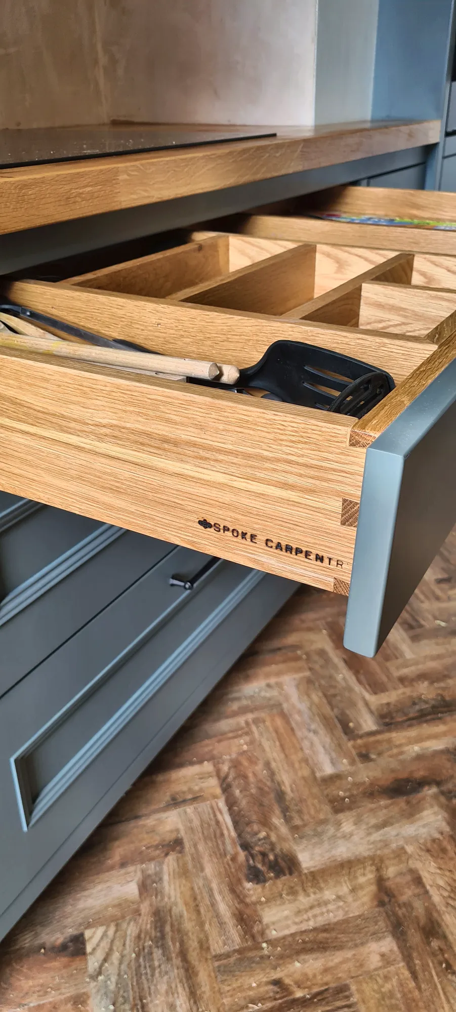 Oak drawer insert with a knife block